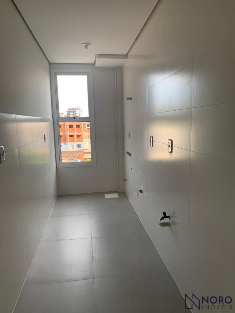 Apartamento 2 Dormitórios (Suíte) churrasqueira e garagem, próximo a UFSM