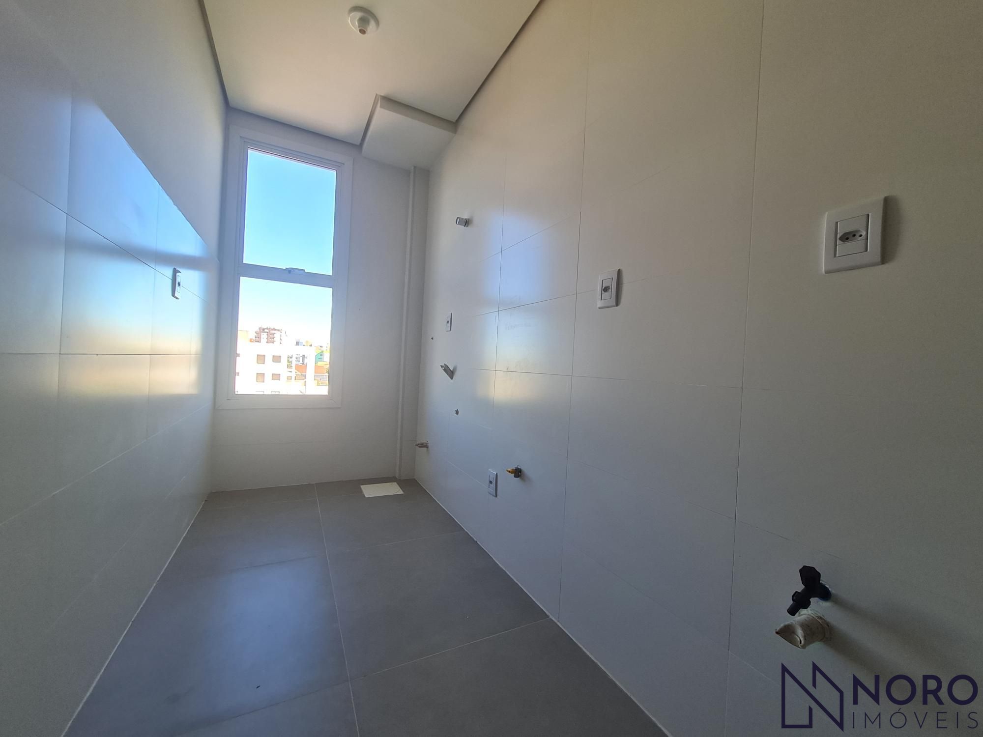 Apartamento 2 Dormitórios (Suíte) churrasqueira e garagem, próximo a UFSM