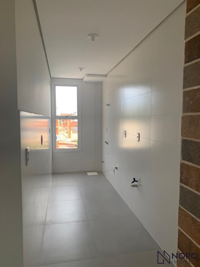 Apartamento 2 Dormitórios (Suíte) churrasqueira e garagem, próximo a UFSM