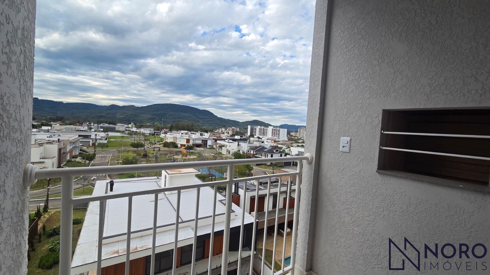 Apartamento novo 2 dormitórios com sacada e garagem em Camobi - foto 1