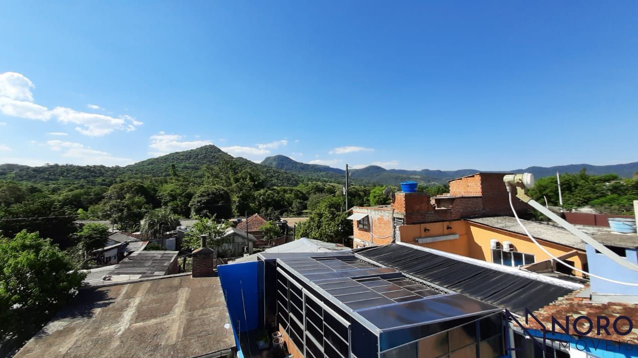 Casa estilo sobrado com 3 dormitórios ( 1 suite master), lavabo, banheiro socia