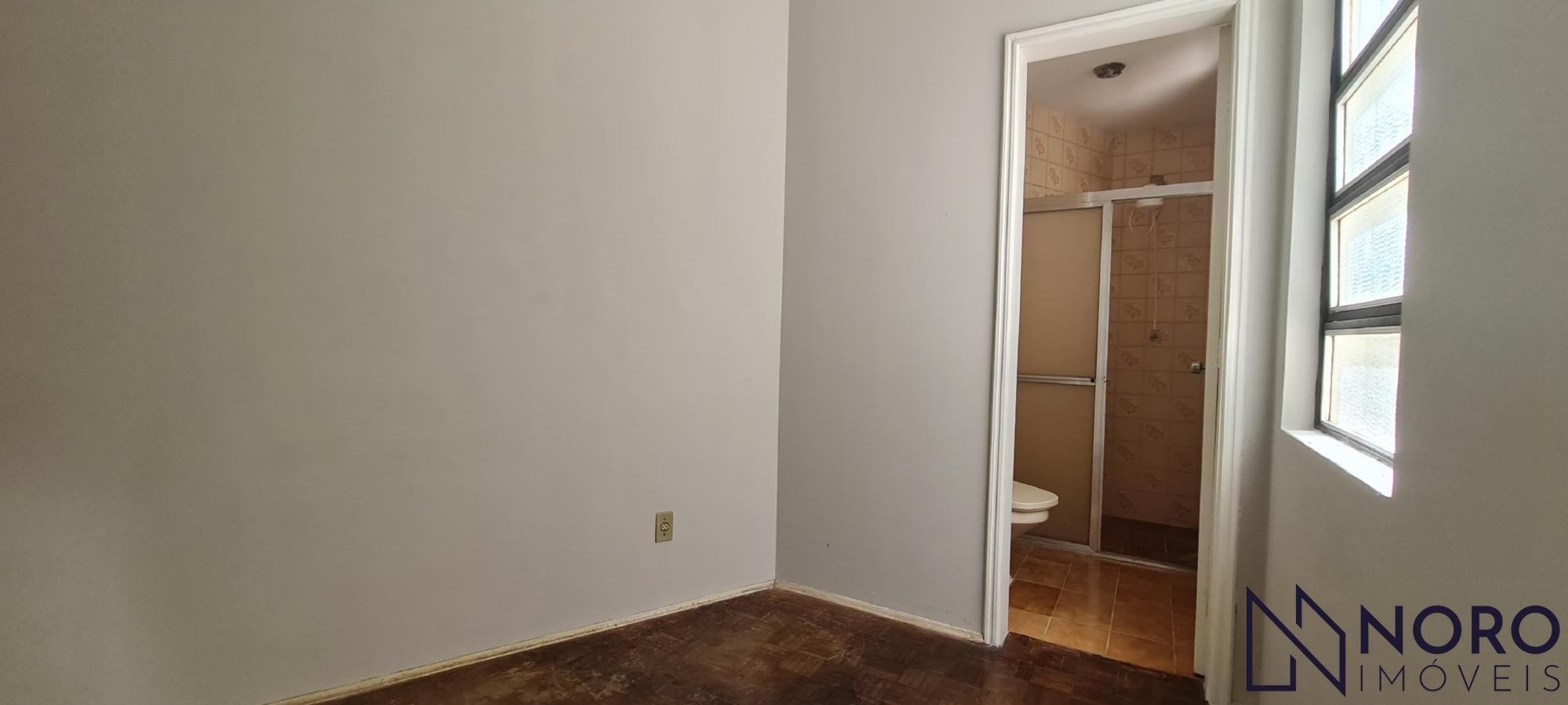 Apartamento Espaçoso de 3 Dormitórios e sacada com Box de Garagem