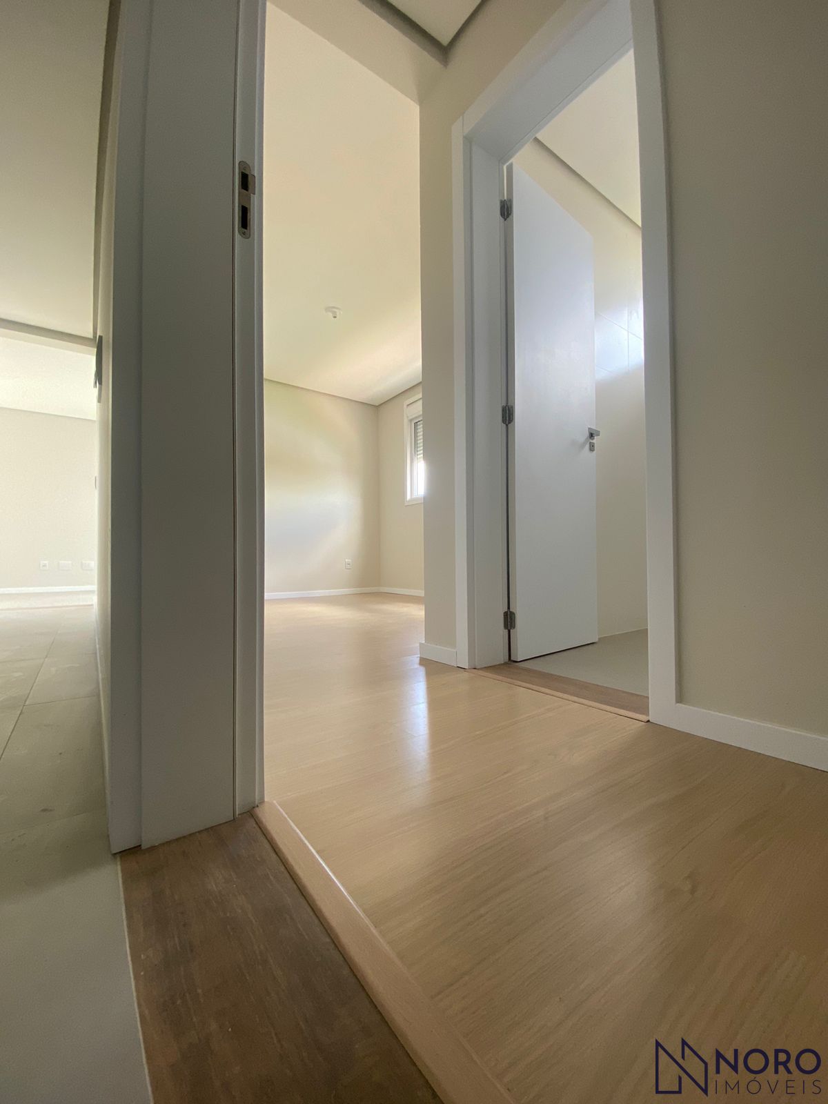 Apartamento charmoso de 2 Dormitórios (Suíte) churrasqueira e garagem, próximo a