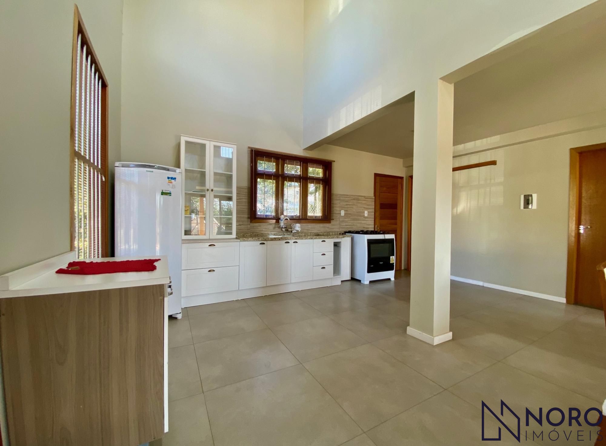 Casa semi nova em itaara com 2 suites living com lareira int