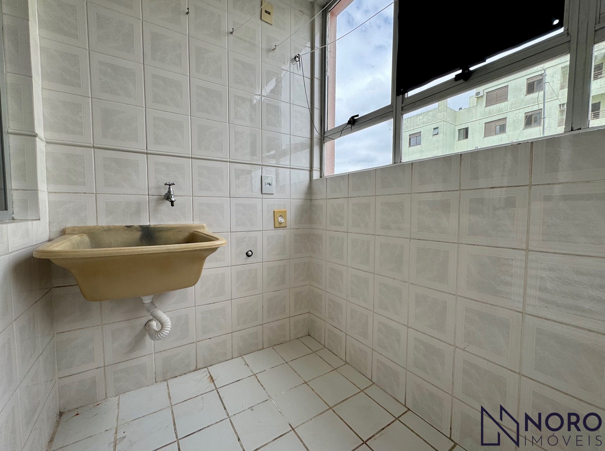 Apartamento central 2 dormitórios 2 banhos box 2 elevadores salão festas