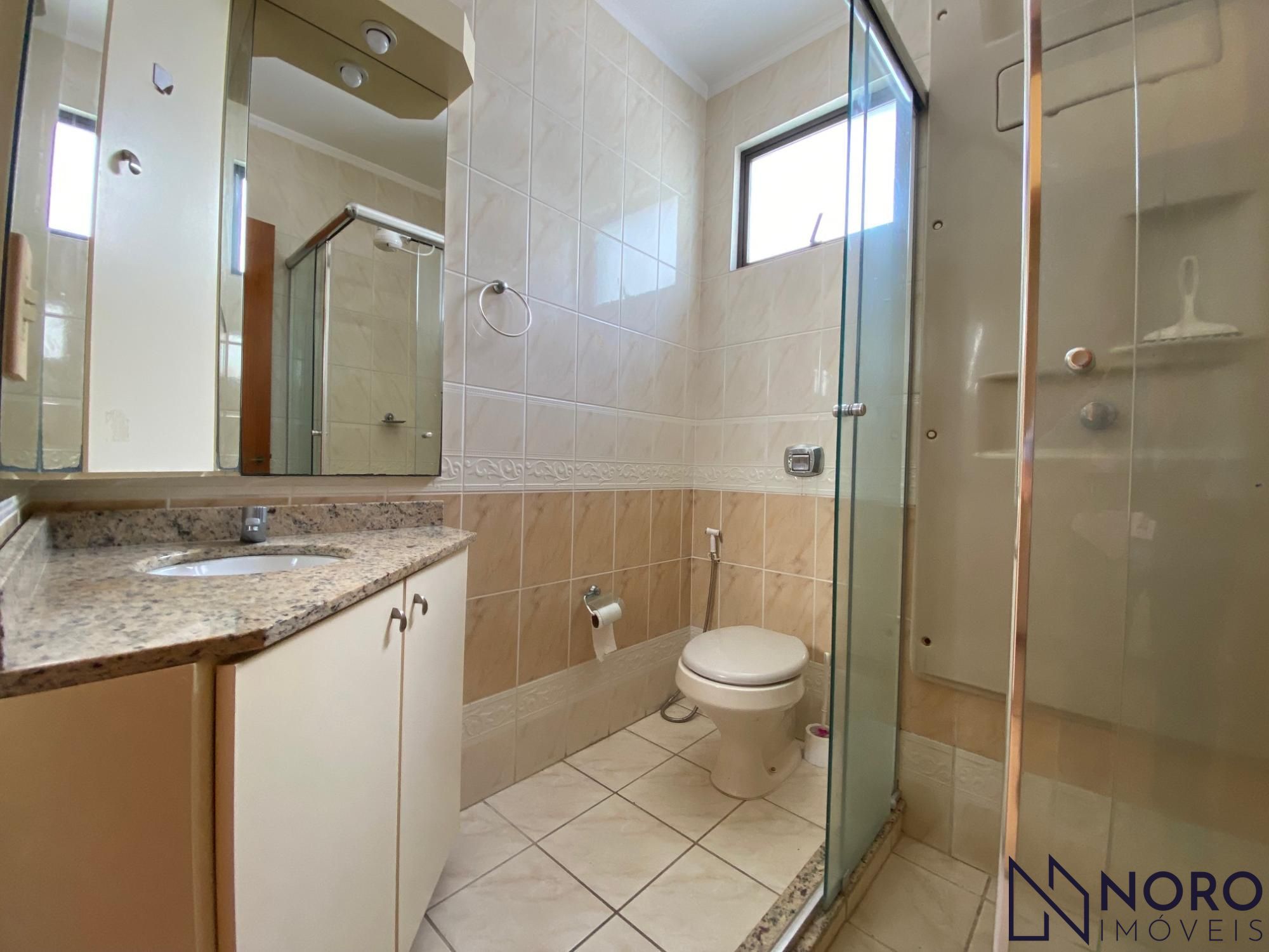 Apartamento frente 3 dormitórios com suíte e box Centro Santa Maria