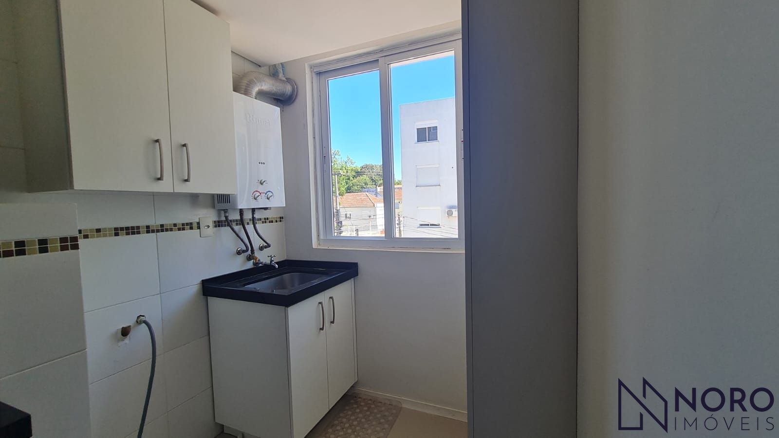 Apartamento com 2 dormitórios (1 suíte), móveis planejados, sacada com churrasqu