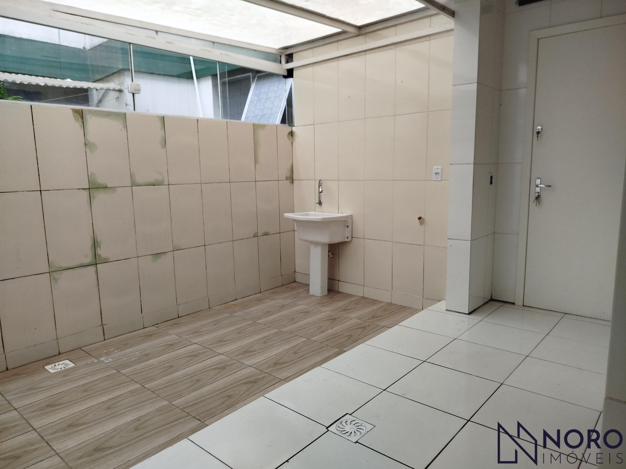 Apartamento Térreo Amplo com 3 Dormitórios e Terraço – 143,85m² Com Box de Gar