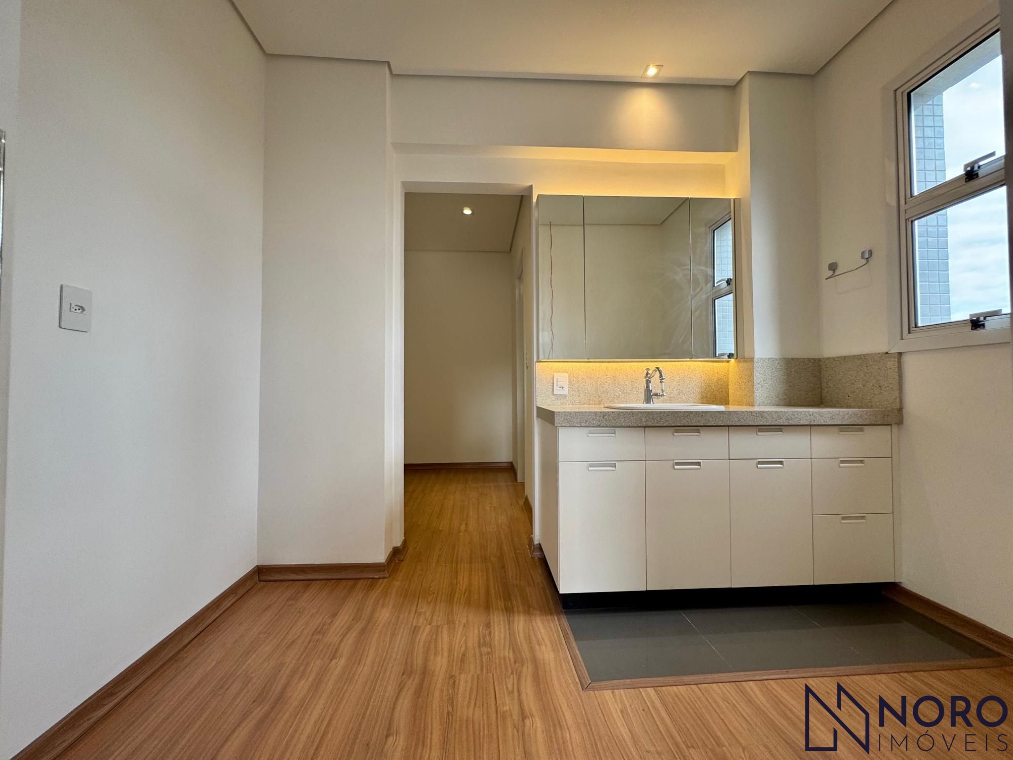 Apartamento andar inteiro, 200,24m² privativo, 3 suítes, 360º de vista panorâmic