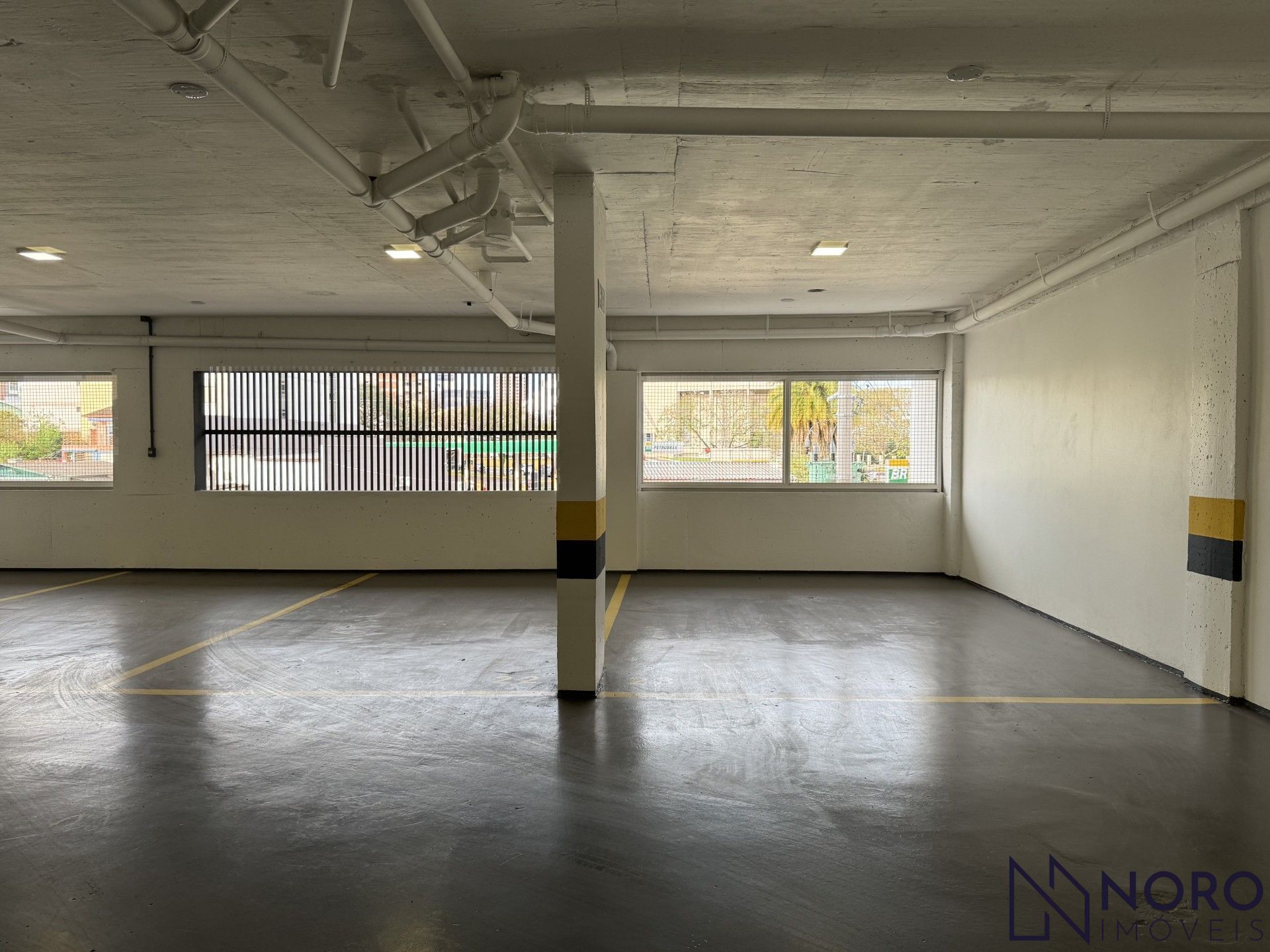 Apartamento à venda / 2dormitórios/1 suíte / 2 vagas de garagem/ Bairro Mediane