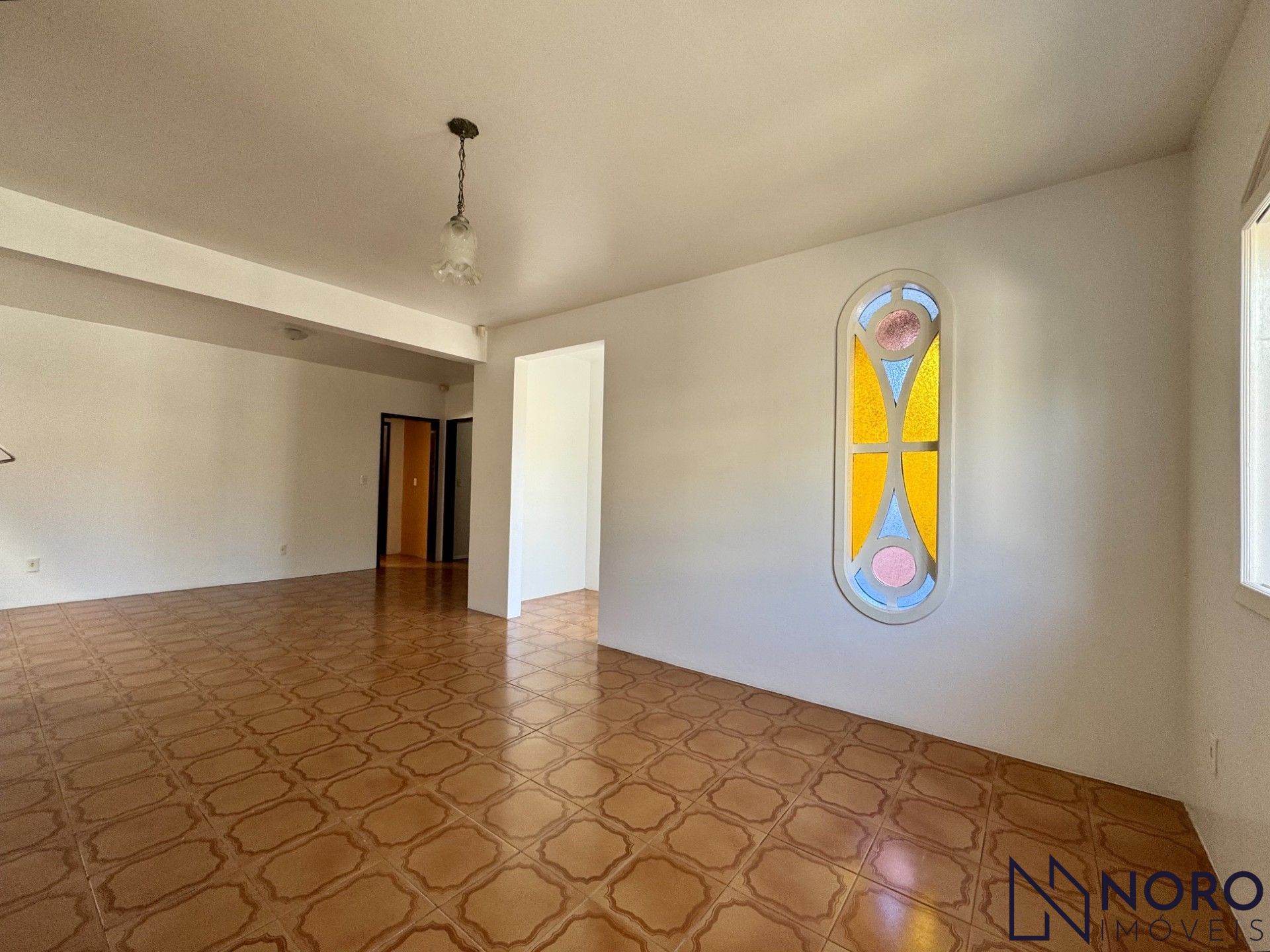 Casa espaçosa com 3 dormitórios, 1 suíte, piscina para locação no João Goulart