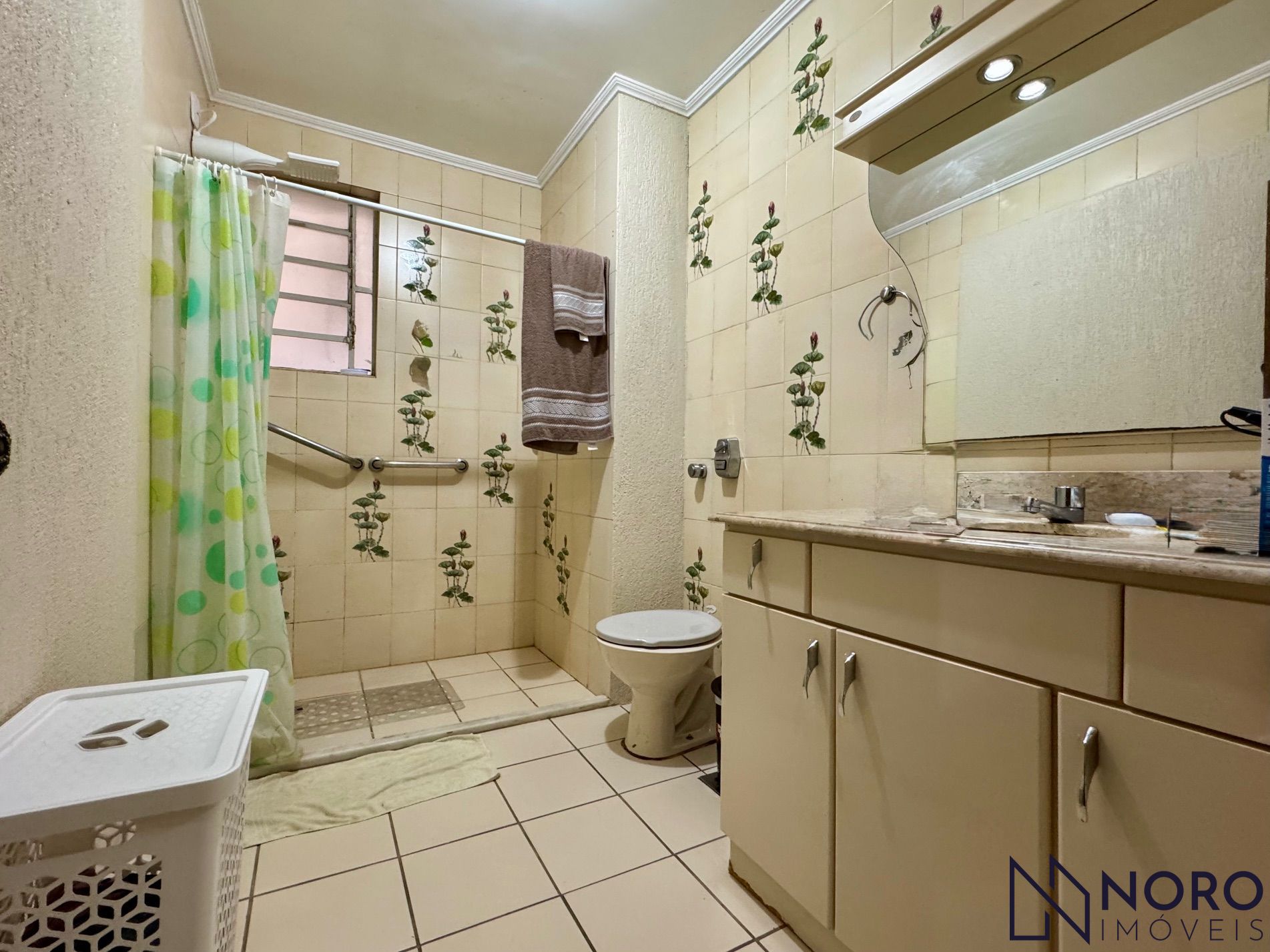 Apartamento no Centro 3 dormitórios 2 banhos living 2 ambientes sacada frente Le