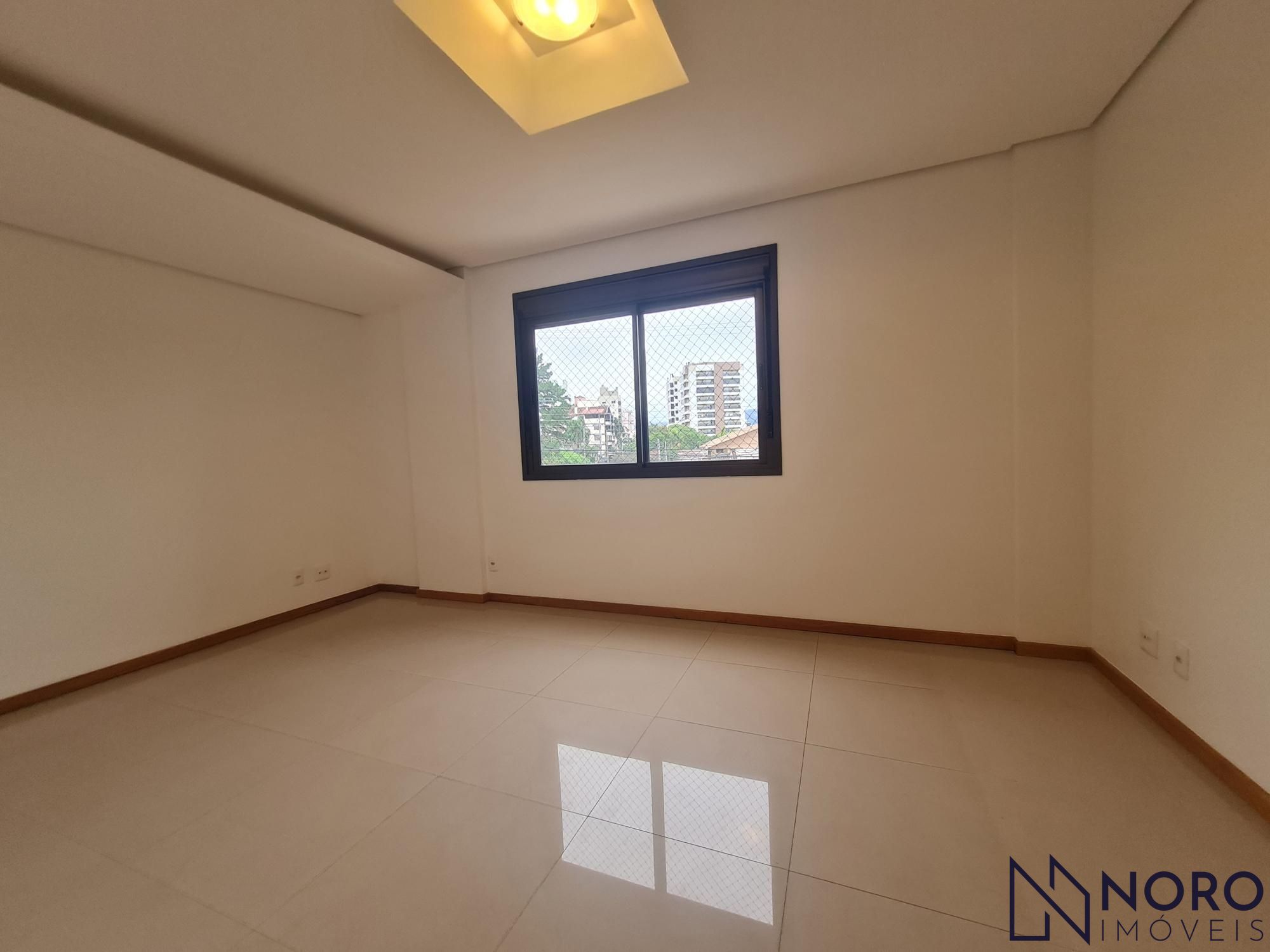 Apartamento 3 dormitórios de frente, 2 sacadas com 130,93m² no bairro Nossa Senh