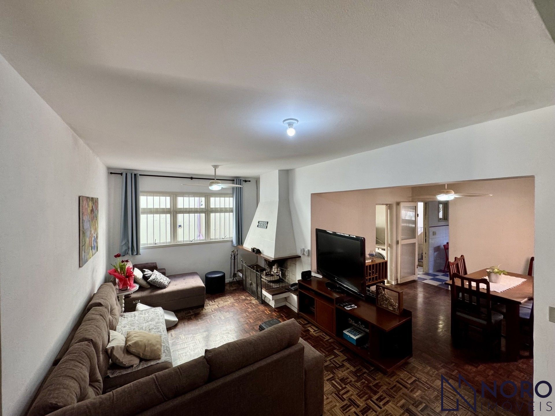 Casa 3 dormitórios (1 suite) 4 vagas na trav. Domingos trevisan-centro