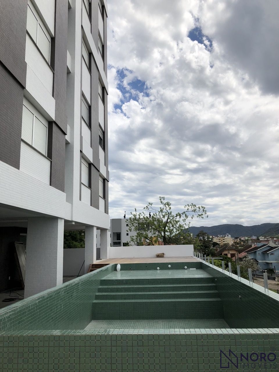 Apartamento 2 dormitórios, suíte com vista panorâmica.
