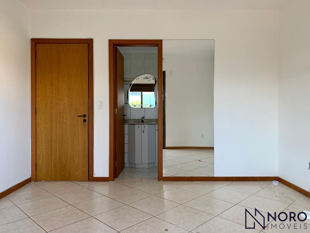 Apartamento 104m² privativo, Frente, 2 dormitórios,Suíte, Living 2 ambientes, Sa