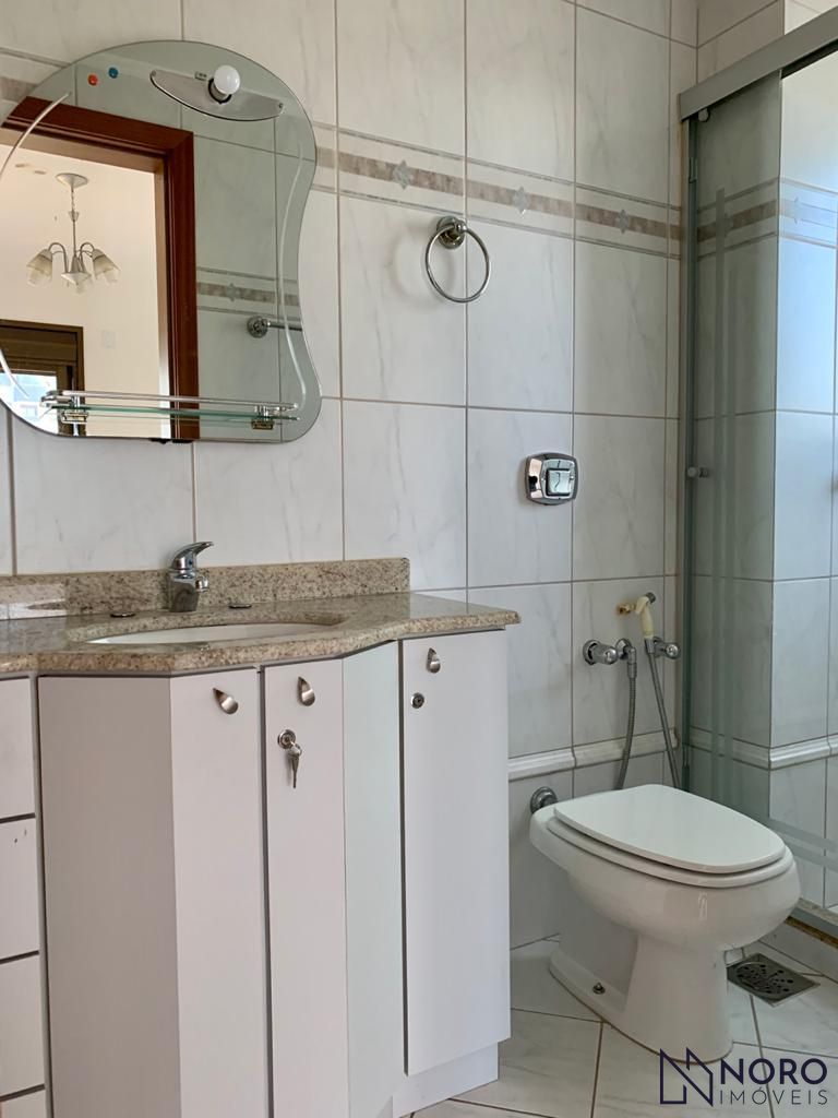 Apartamento 104m² privativo, Frente, 2 dormitórios,Suíte, Living 2 ambientes, Sa