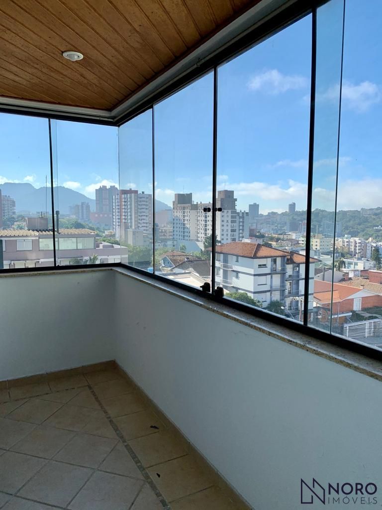 Apartamento 104m² privativo, Frente, 2 dormitórios,Suíte, Living 2 ambientes, Sa