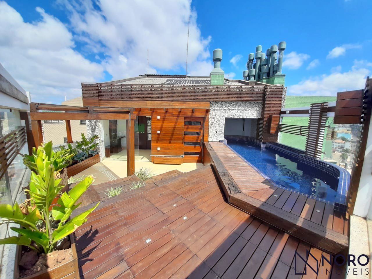 Cobertura Exclusiva com Piscina e 366m² – Sofisticação e Conforto em Alto Padrão