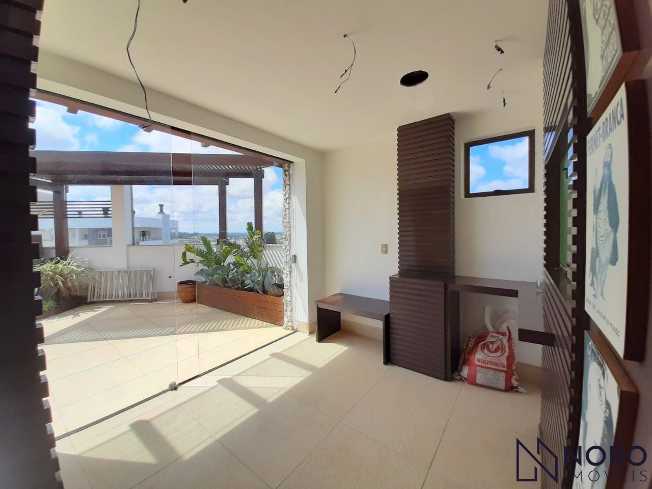 Cobertura Exclusiva com Piscina e 366m² – Sofisticação e Conforto em Alto Padrão