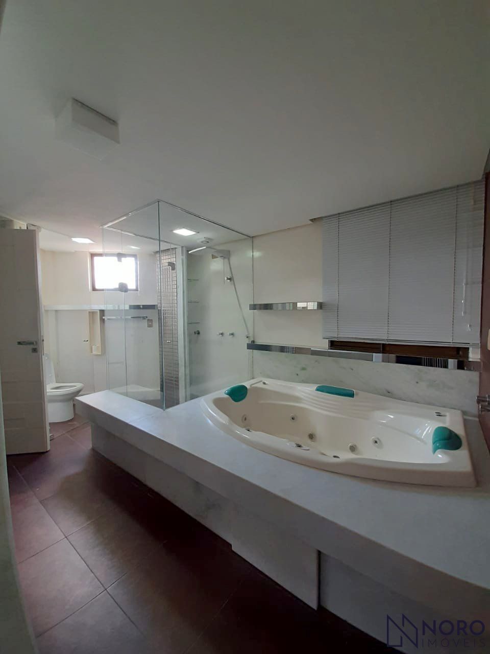 Cobertura Exclusiva com Piscina e 366m² – Sofisticação e Conforto em Alto Padrão
