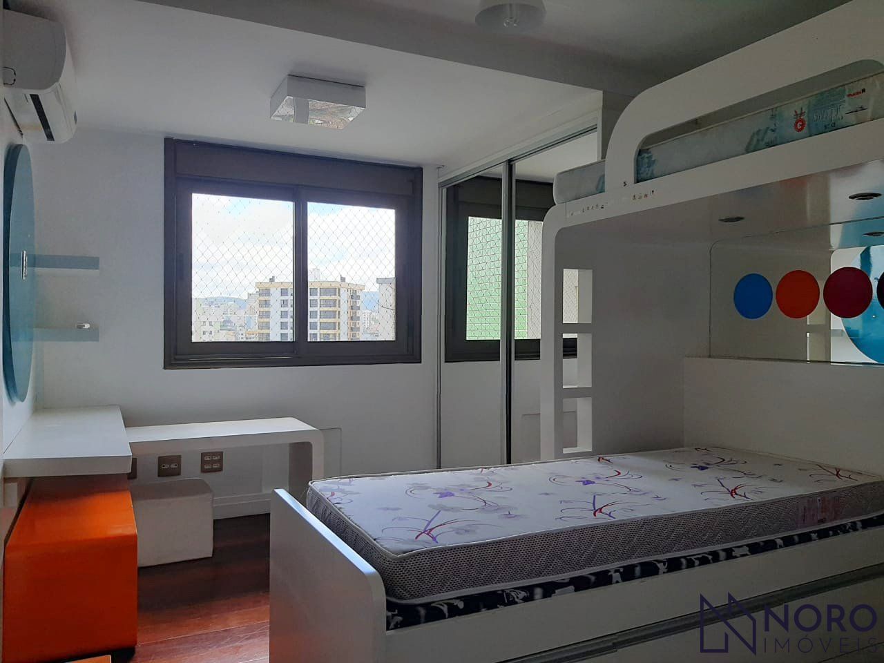 Cobertura Exclusiva com Piscina e 366m² – Sofisticação e Conforto em Alto Padrão