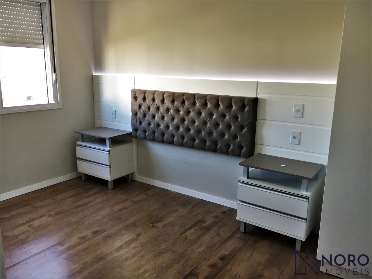 Apartamento Semimobiliado de 2 Dormitórios com Suíte no Edifício Vivaz