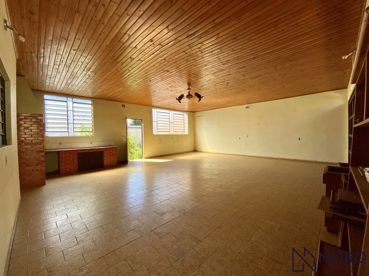Apartamento único, peças amplas 4 vagas