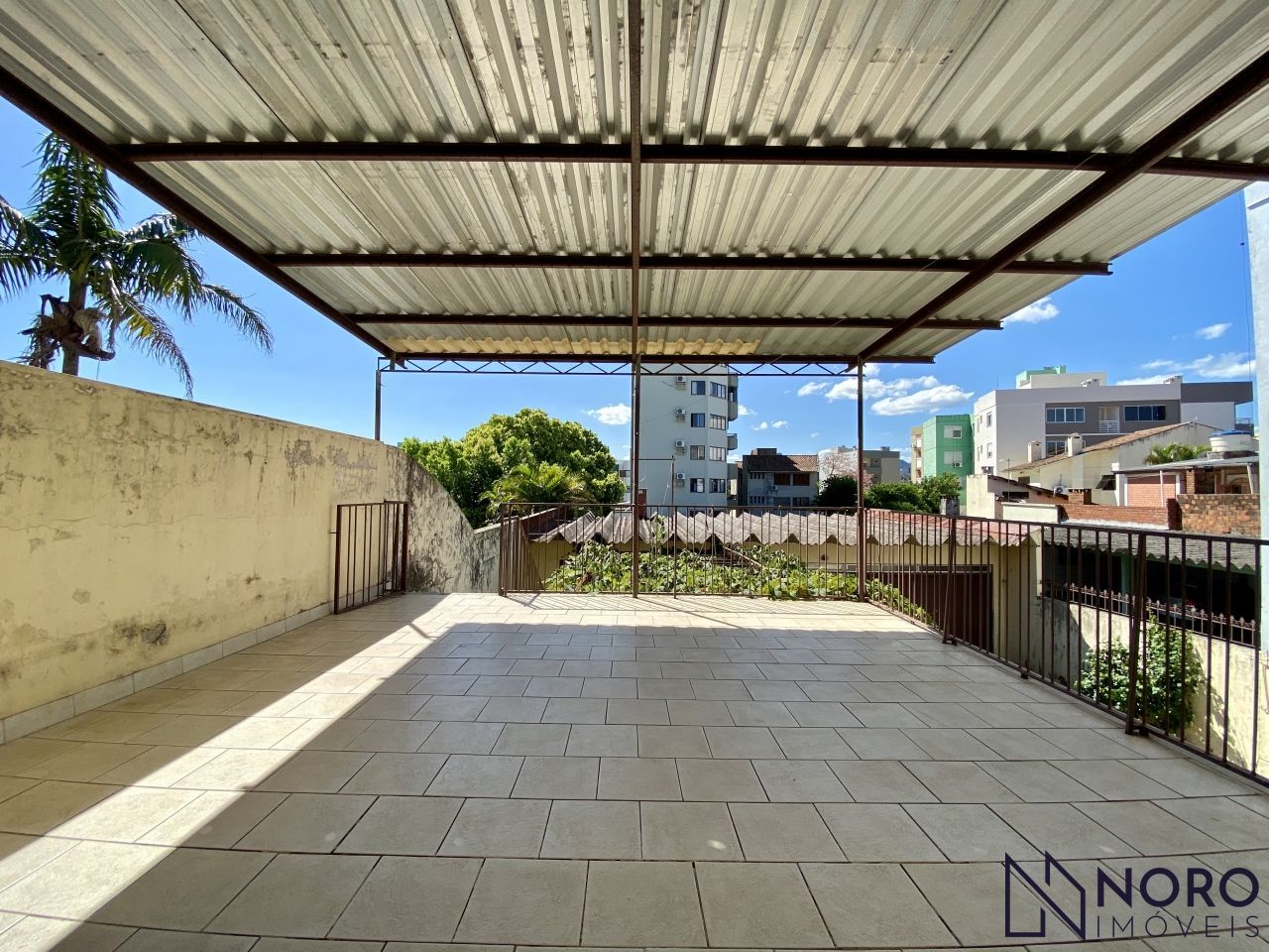 Apartamento único, peças amplas 4 vagas