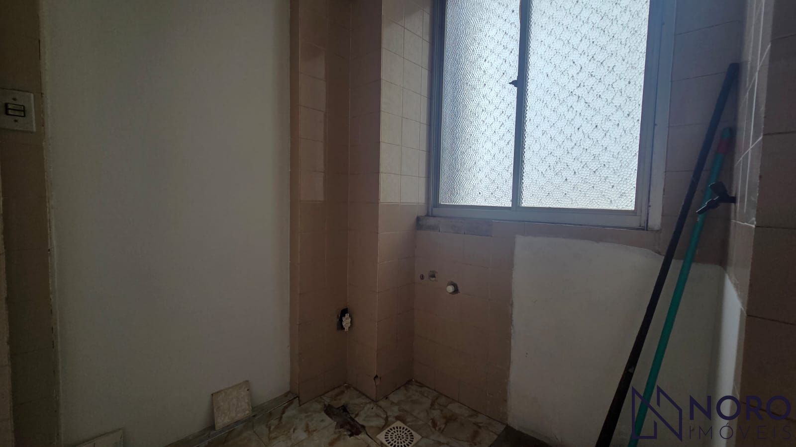Apartamento de 2 Dormitórios com Garagem à Venda e Locação no Bairro Nossa Senho