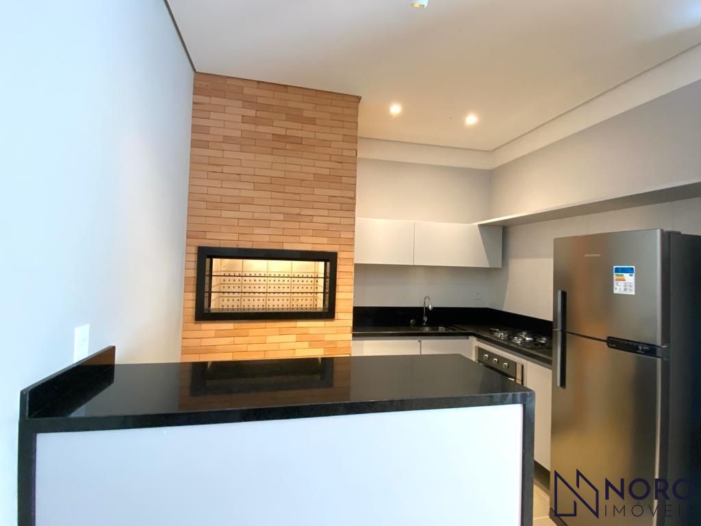 Apartamento 2 dormitórios, 1 suíte, 1 vaga de garagem no Bairro Menino Jesus