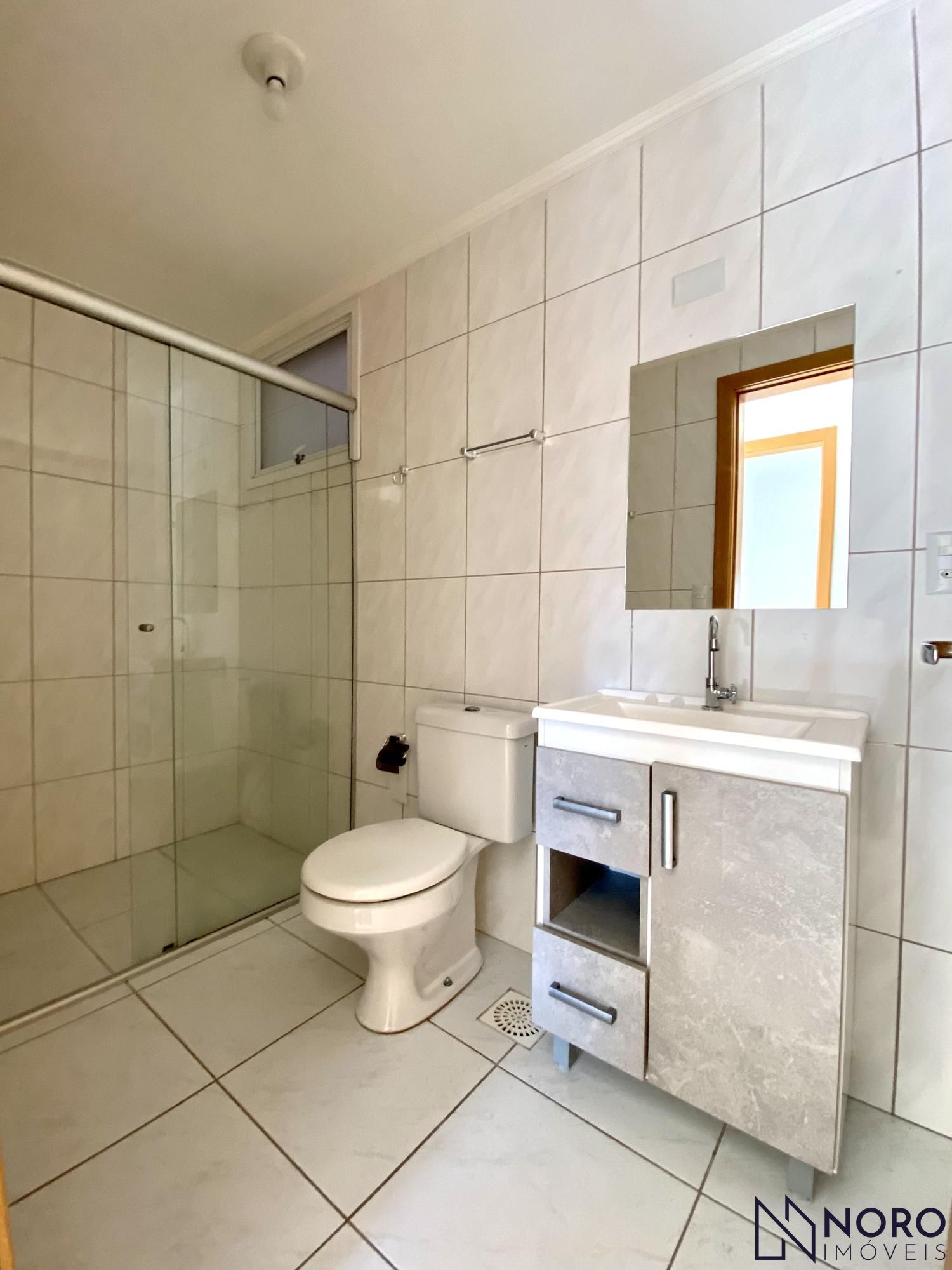 Apartamento 02 dormitórios, com garagem e um amplo terraço.