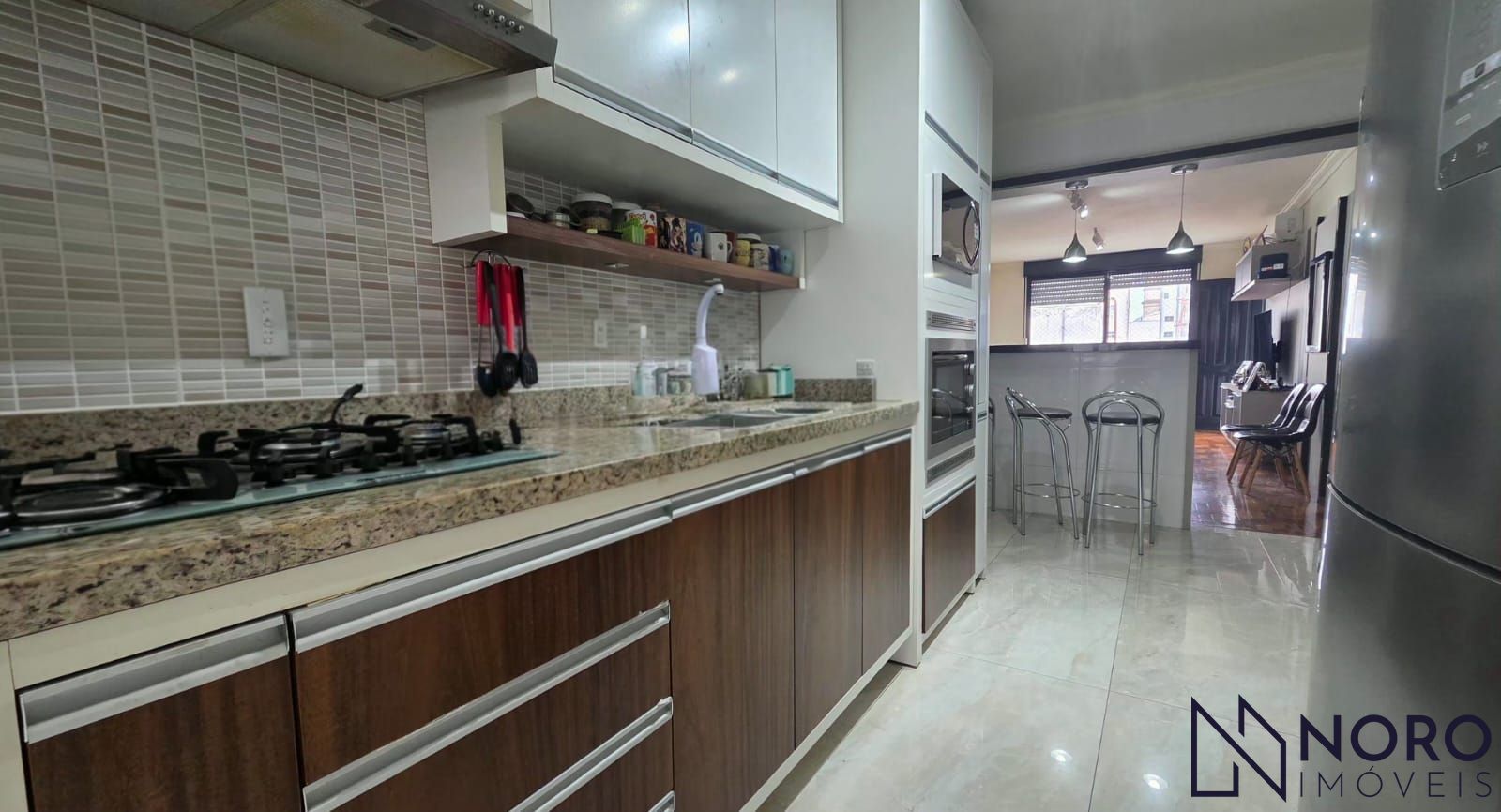Apartamento semimobiliado com 2 dormitórios e suíte próximo à UFN