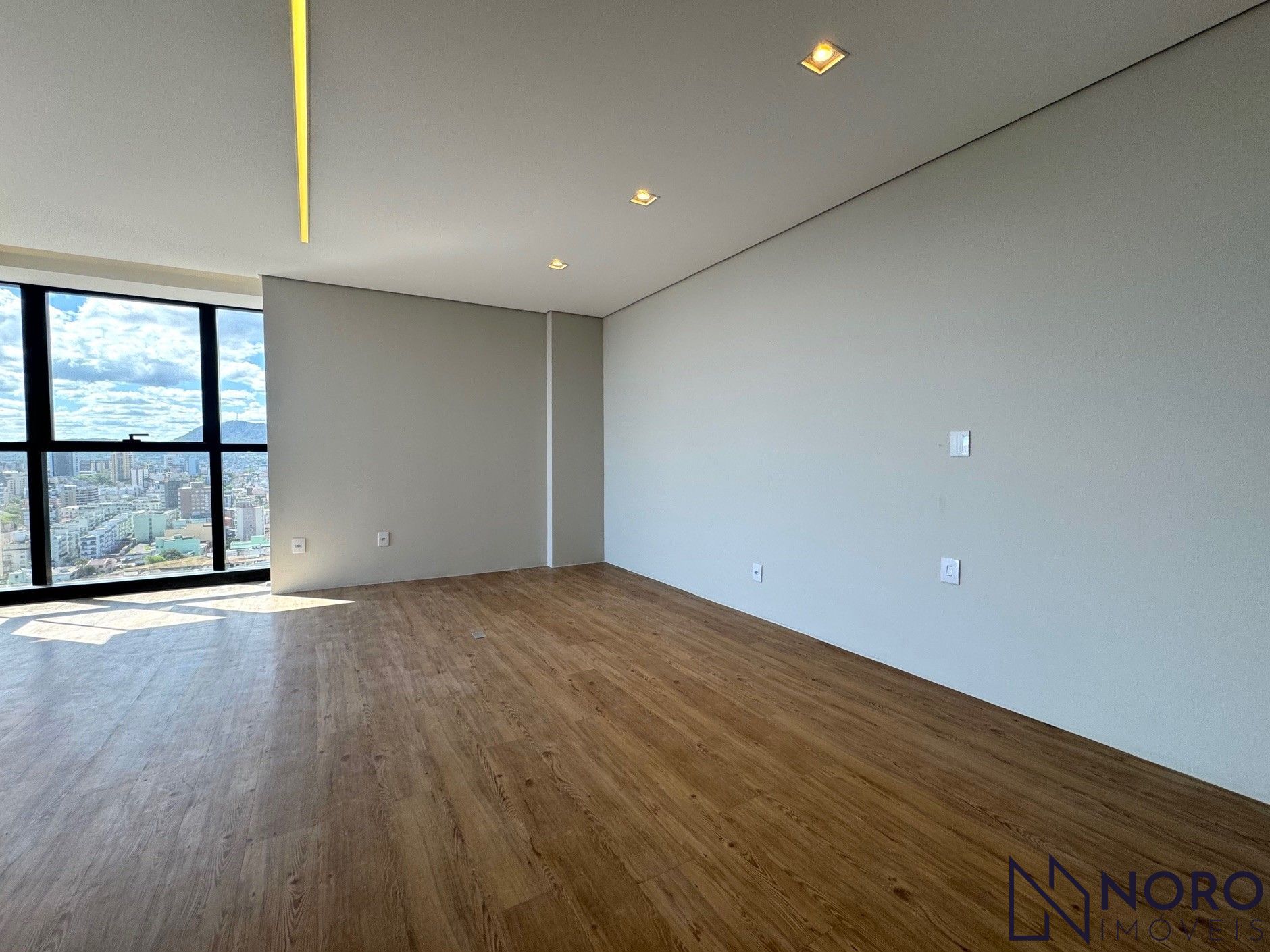 Luxuosa Cobertura Alto Padrão acabamento impecável 4 suítes, 3 box (5 car) 395 m