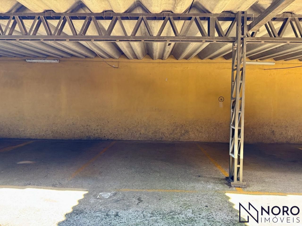 Venda – Apartamento semimobiliado no Centro, 2 dormitórios com suíte!