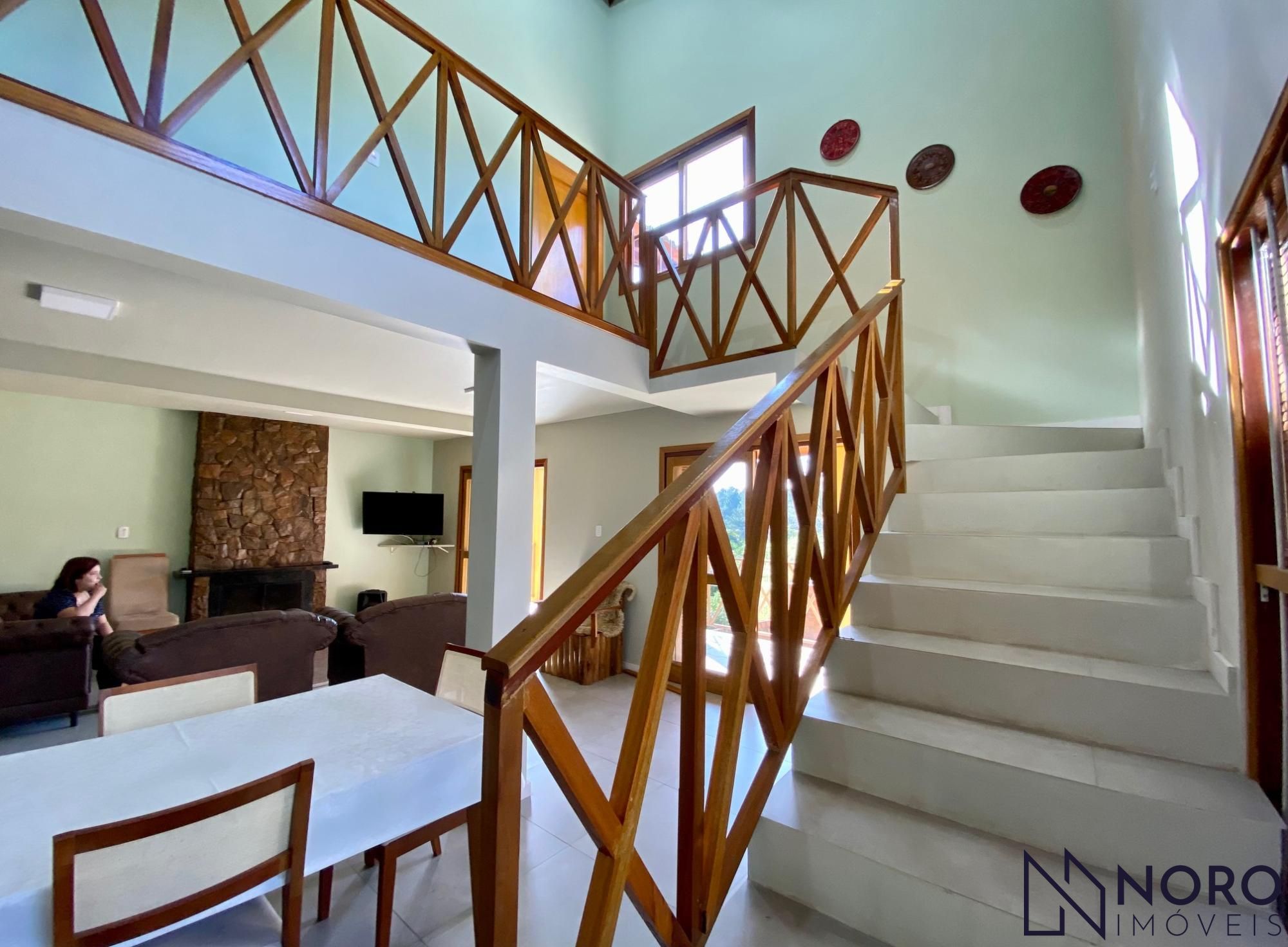 Casa semi nova em itaara com 2 suites living com lareira integrado com cozinha p