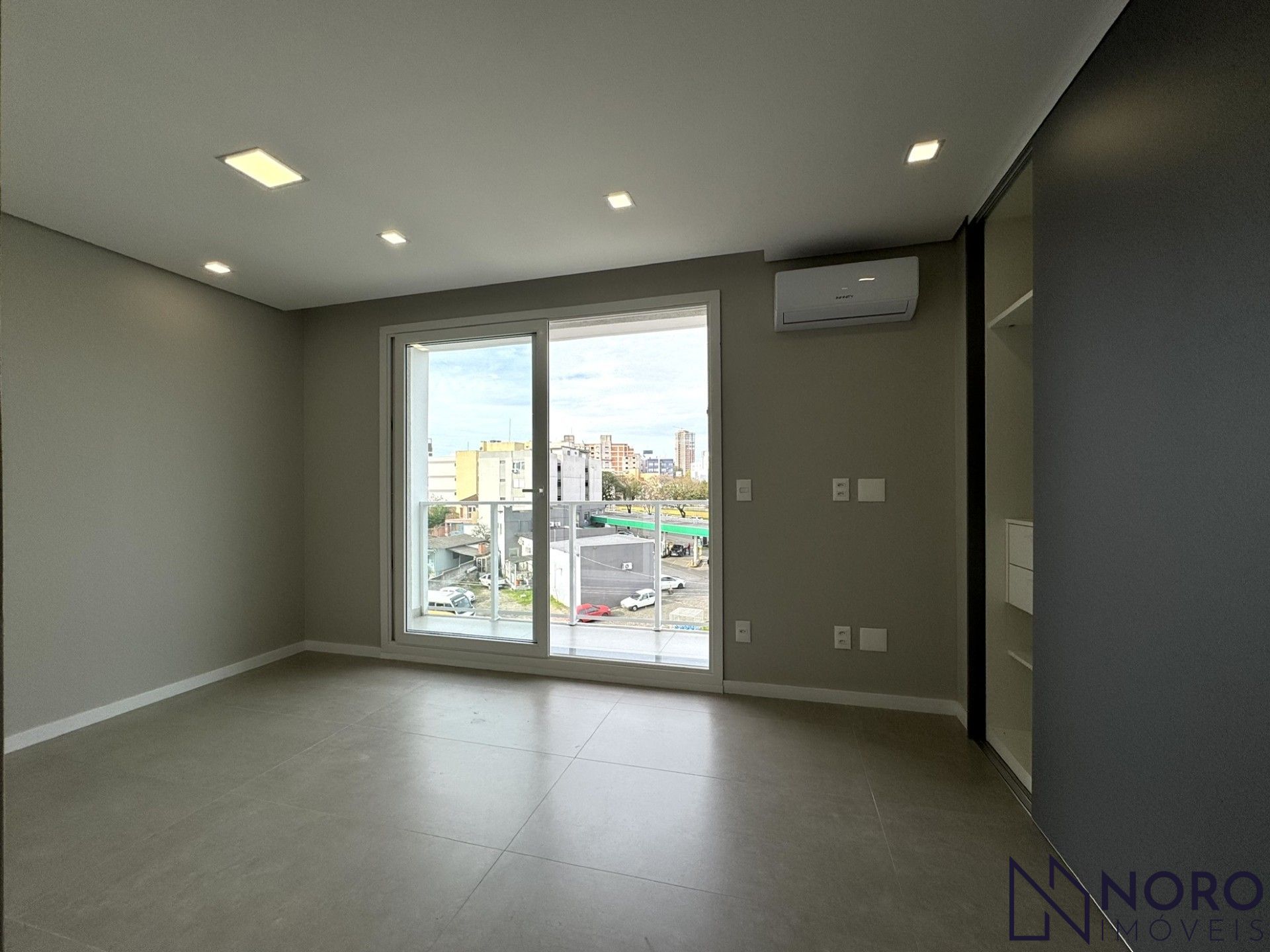 Apartamento à venda / 3dormitórios/ suíte / 2 vagas de garagem/ Bairro Medianei