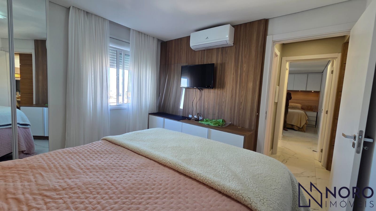 Apartamento Central Mobiliado 2 Dormitórios, Suíte 2 Vagas Garagem à Venda Próxi