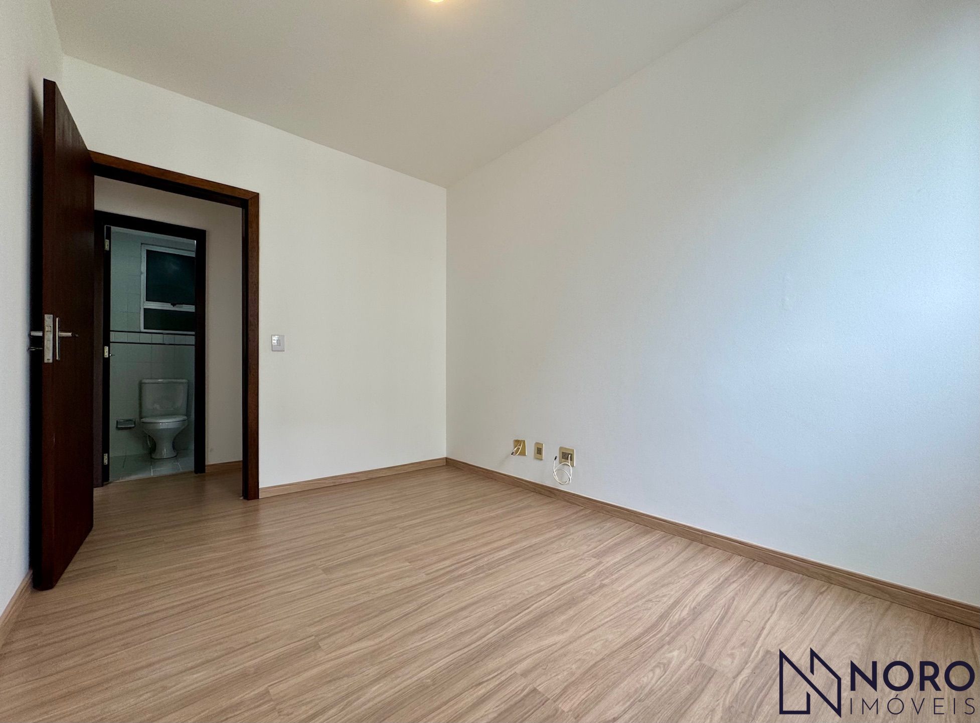 Apartamento central 2 dormitórios 2 banhos box 2 elevadores salão festas