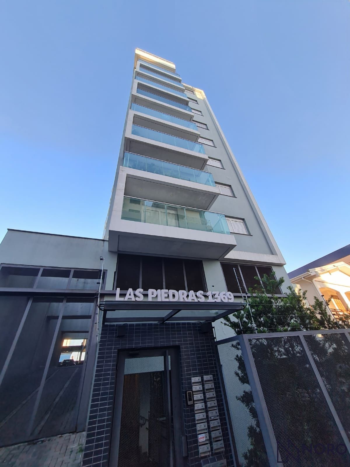 Apartamento com Suíte, Closet e 2 Vagas – Mobiliado, Leste/Norte, com Vidro Dupl