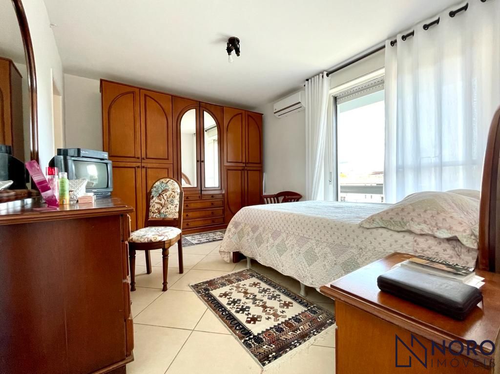 Apartamento 3 dormitórios, suíte, semimobiliado no Centro de Santa Maria