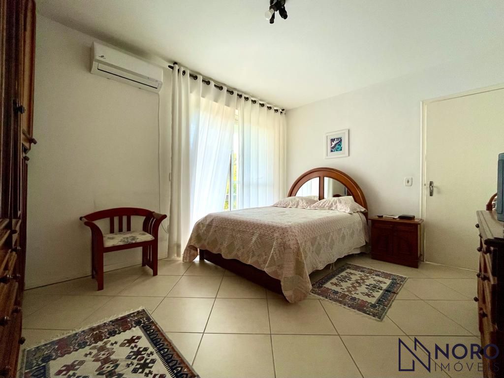 Apartamento 3 dormitórios, suíte, semimobiliado no Centro de Santa Maria