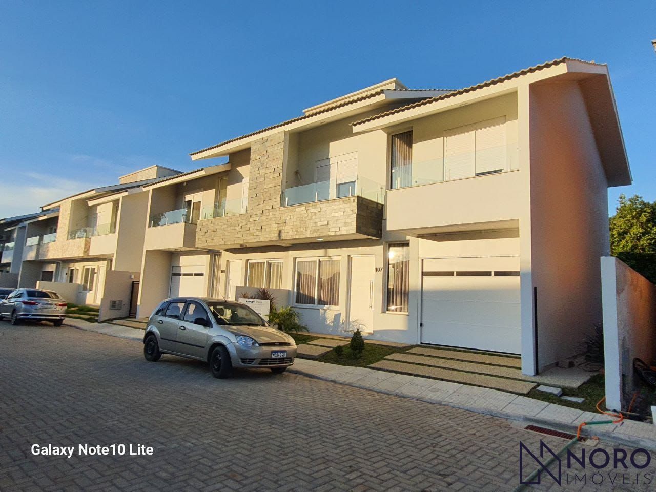 Casa duplex 153 m2 privativos em condomínio fechado em camob