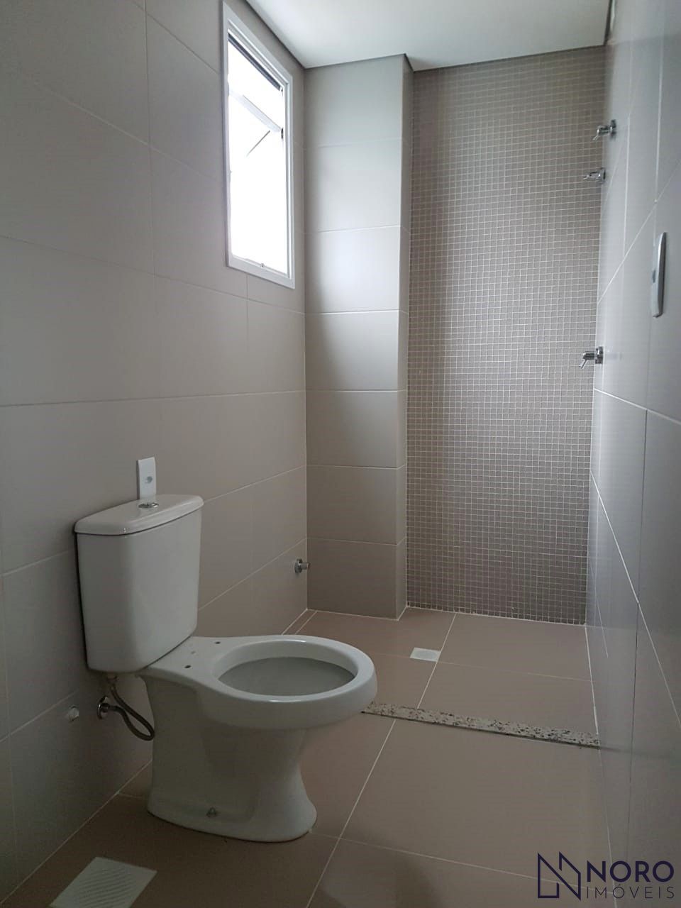 Belíssimo apartamento de 2 dormitórios perto a UFN