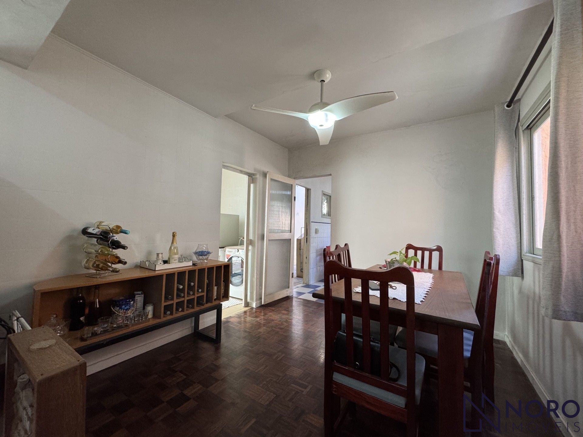 Casa 3 dormitórios (1 suite) 4 vagas na trav. Domingos trevisan-centro
