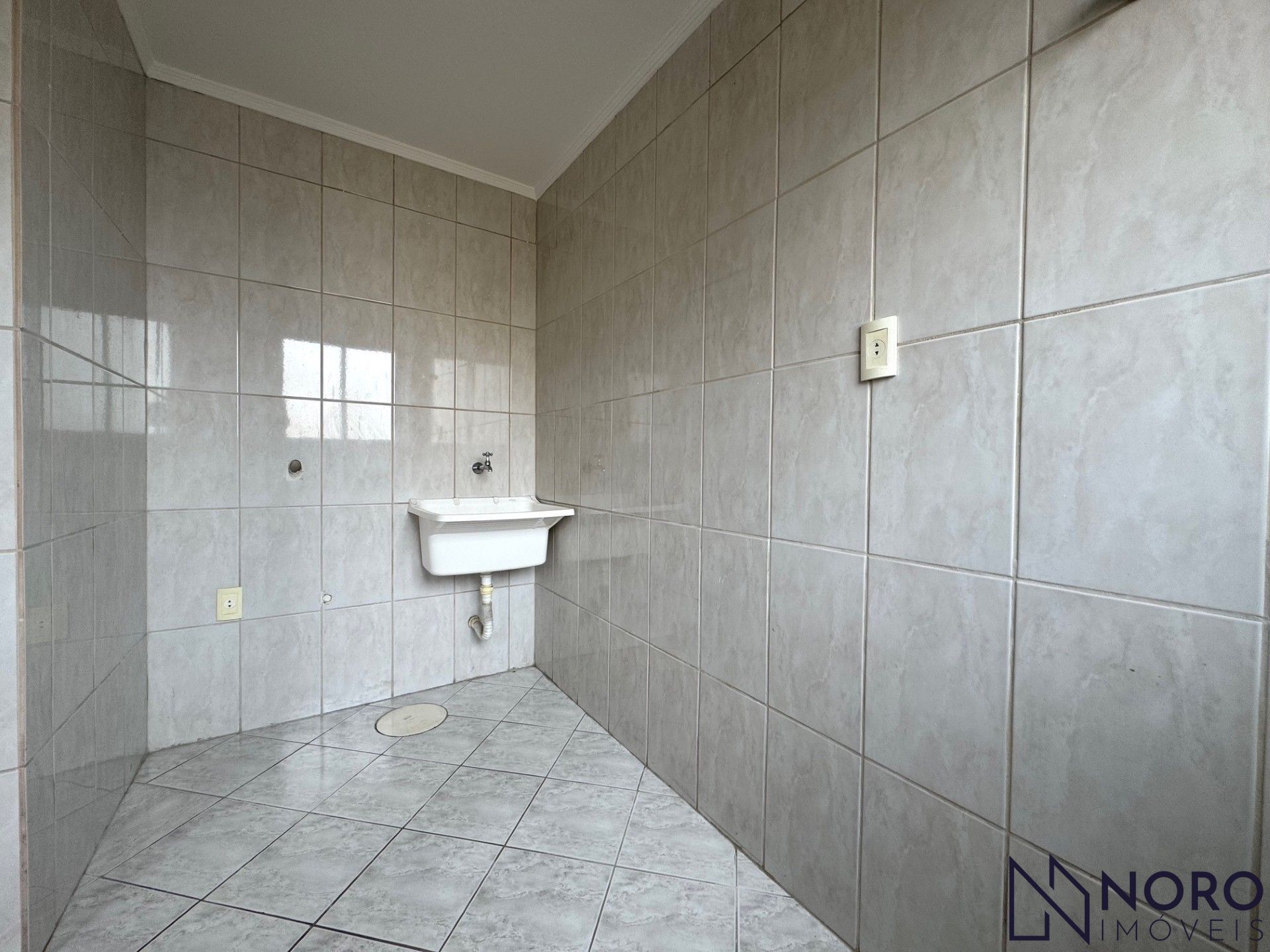 Apartamento 2 Dormitórios com Sacada e Churrasqueira no Centro de Santa Maria