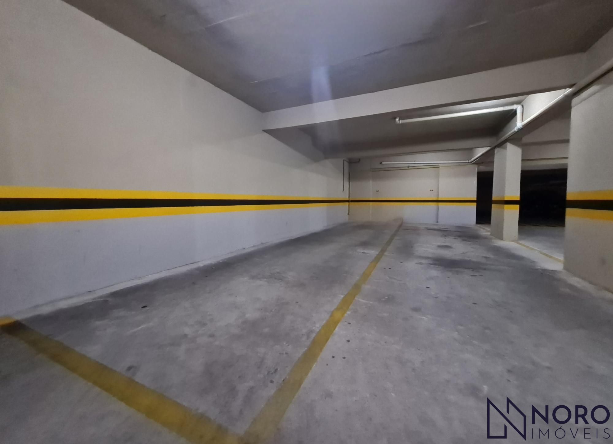Apartamento Espaçoso com 3 Suítes e 2 Vagas no Centro de Santa Maria