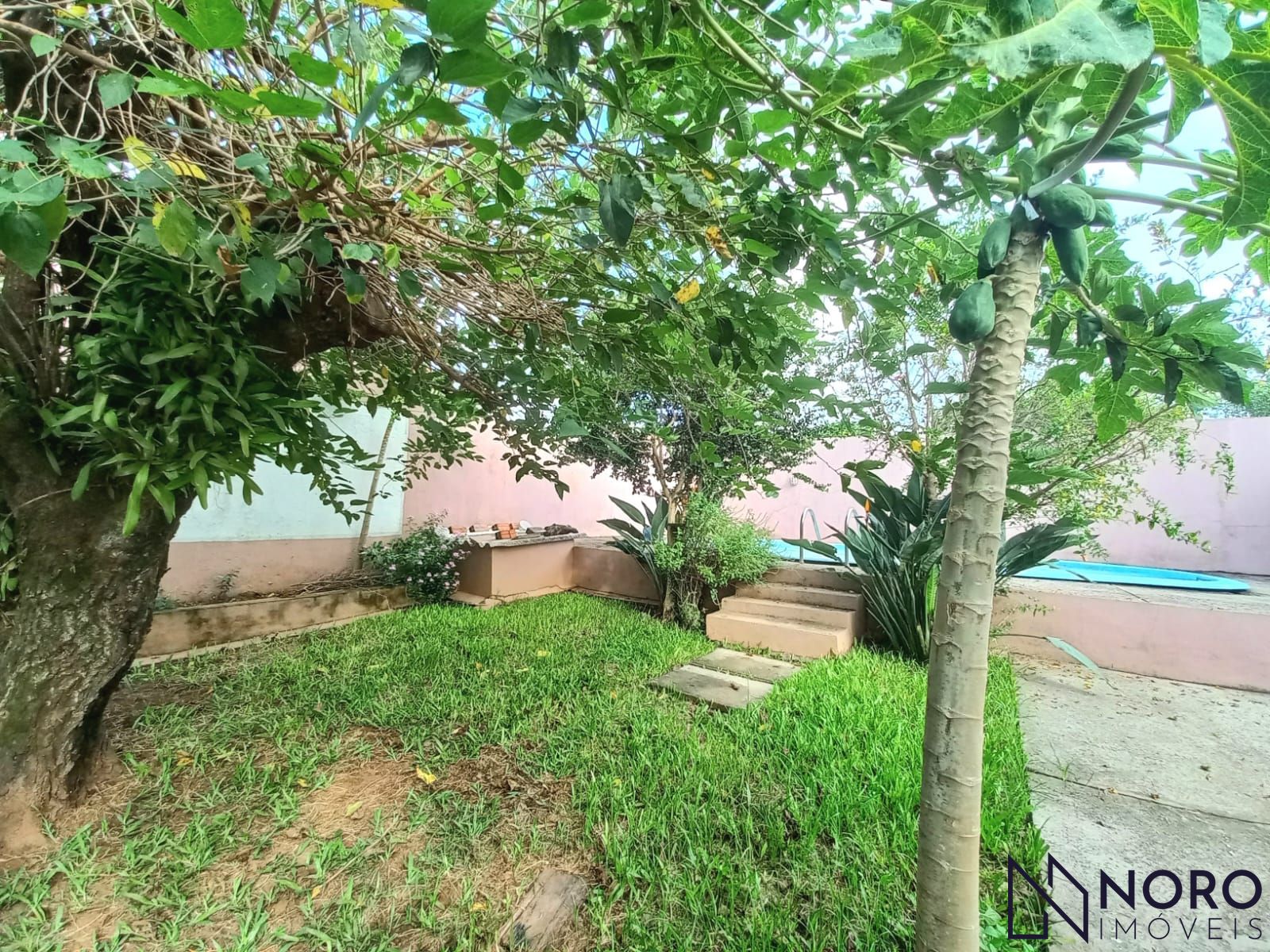 "Descubra o encanto da vida rural em Santa Maria! Casa com 2 dormitórios, piscin