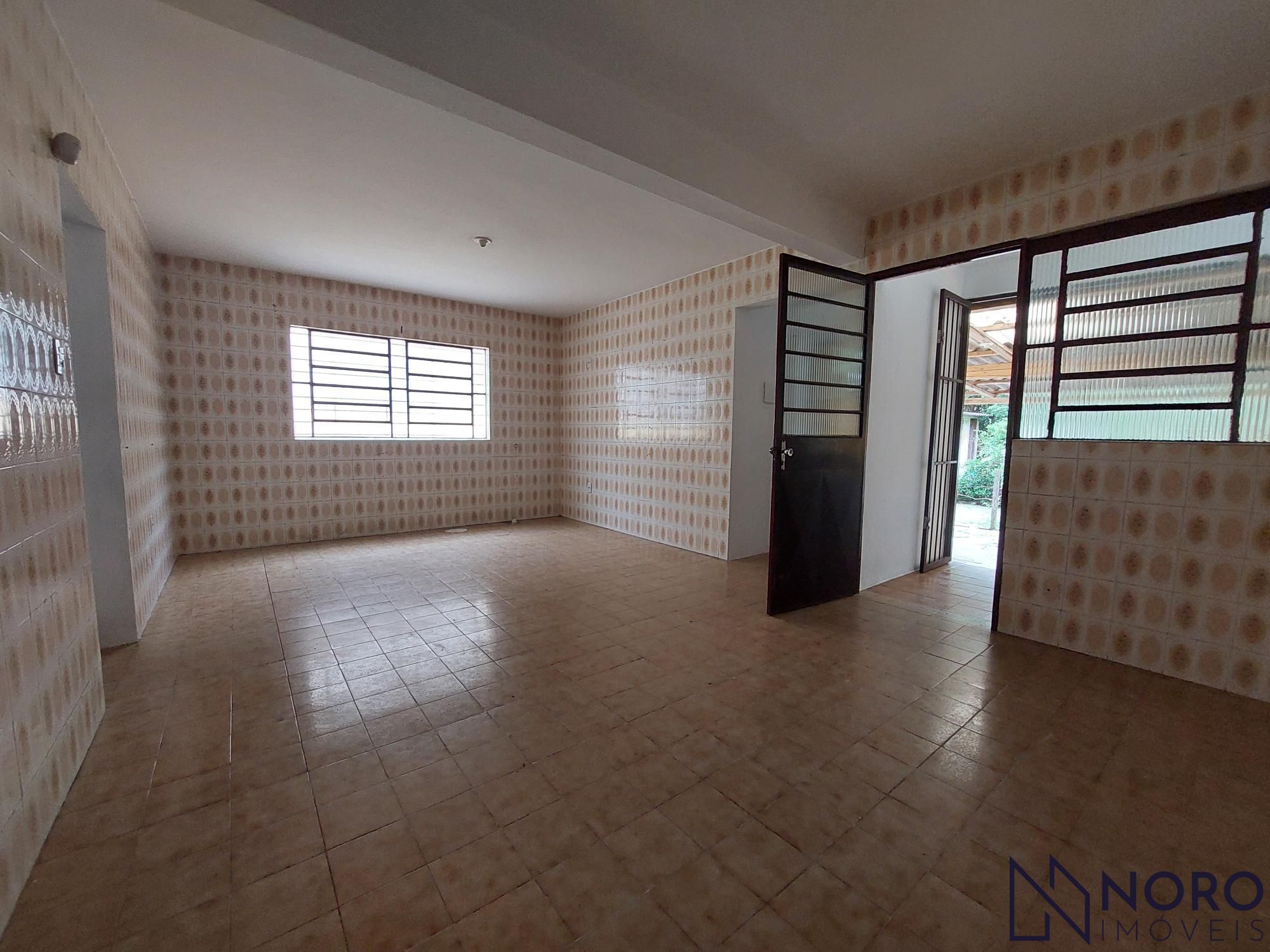 Casa na Silva Jardim imediações da Borges de Medeiros com 2 dormitórios 2 vagas