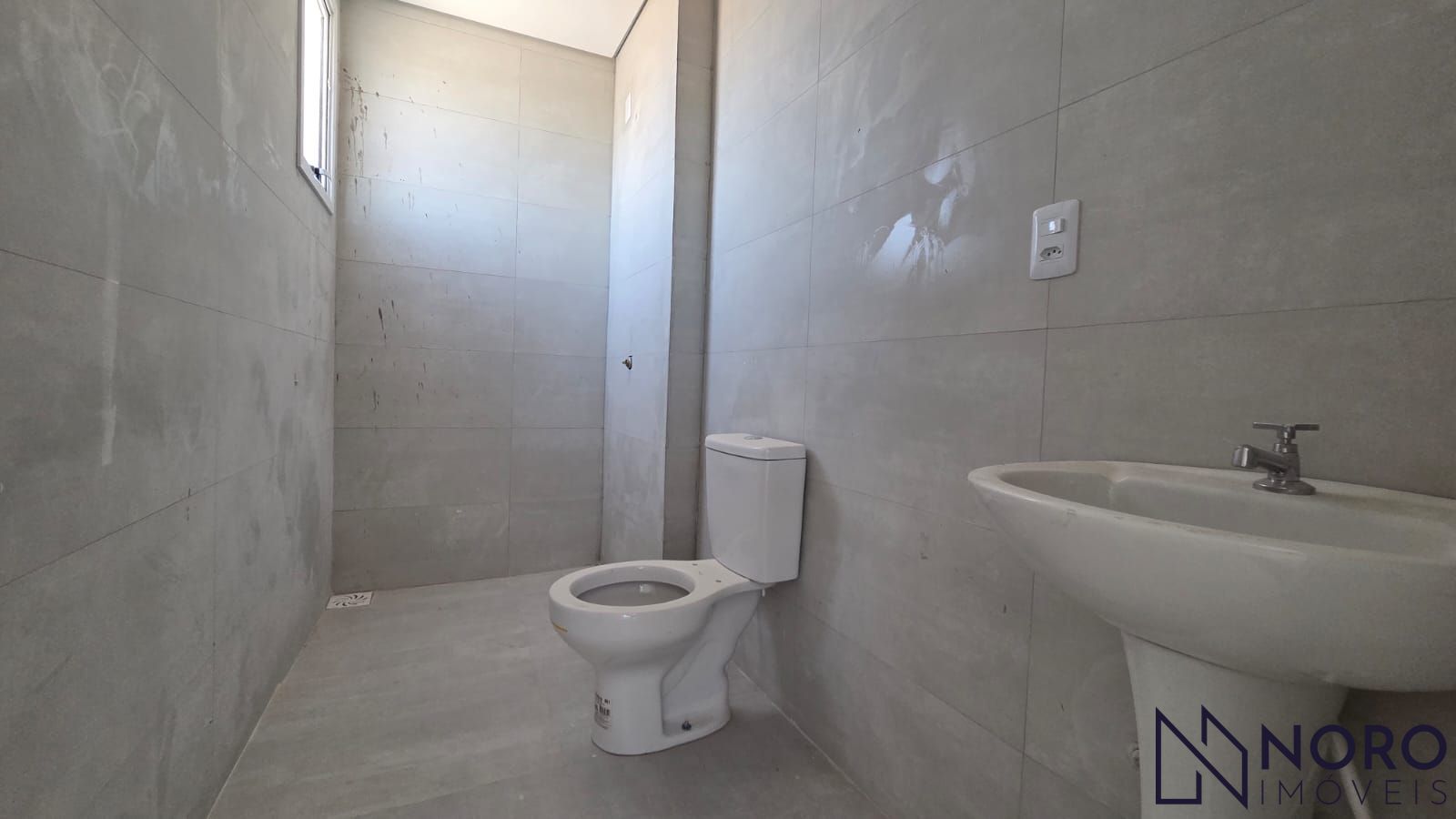 Apartamento 3 dormitórios (1 suíte) com sacada e garagem – Vithória do Sol